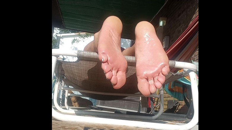 Midsouth Foot Fetish: Mastürbasyon yapmak için yağlı tabanlarım da kalk ve bana bundan...