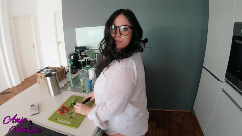 Anja Amelia: Spontaneous Ass Fuck for Breakfast