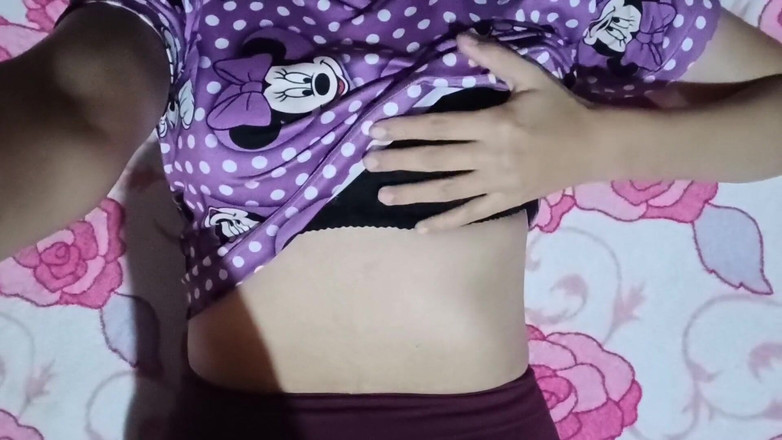 Yuli and tony: Bohatý ženský orgasmus s mým novým pyžama. Jsem velmi nadržená pokaždé,...