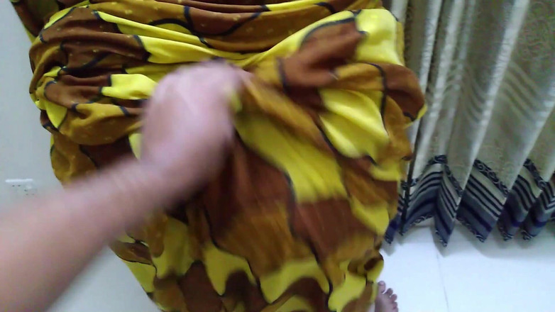 Aria Mia: Tamilská tetička tvrdě ošukaná sousedem