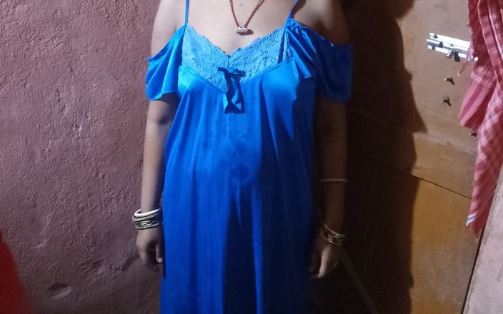 HottishDot28: Indisches bhabhi, erstes mal im nachthemdkleid, ich ziehe mich aus...