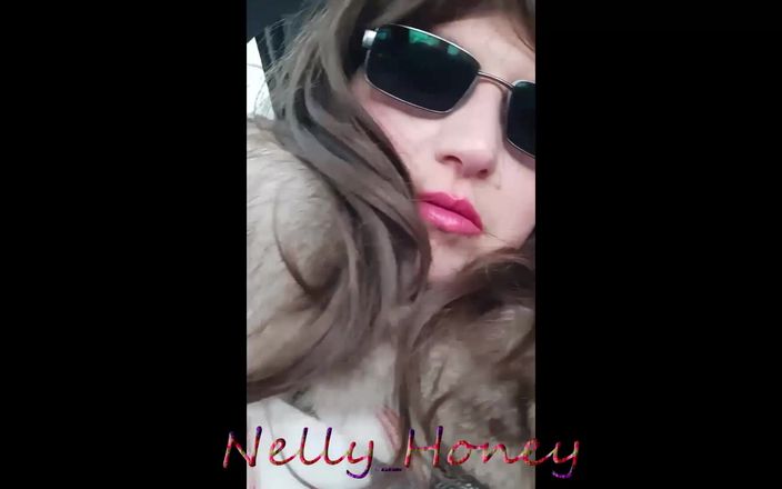 Nelly honey: Played with My Pussy in the Car on the Way