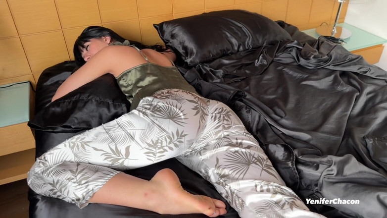 Yenifer Chacon: Mientras mi novio no está en casa me follo a...