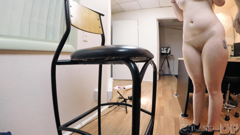 GLASSDP: Slutty Nerd Was so Horny on the Rag That She...