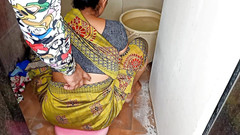 Sexy Komal: Sambil cuci baju komal, dia ngentot kontol kakak iparnya sendiri