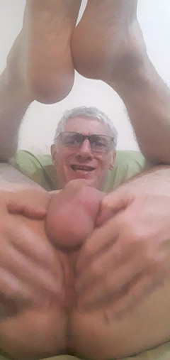 Big uncut hard cock: Arschspiele mit einem wunderschönen Solo eines sauberen weiß-rosa jungfräulichen arschlochs