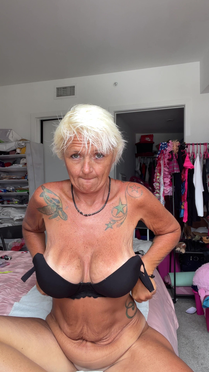 Greek Goddess Steph: POV MILF masturbacja