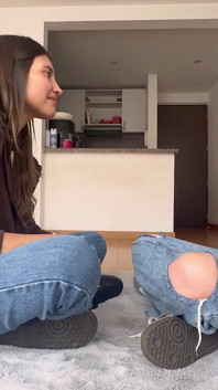 Mi Amante Me Explica Como a Jugar Sexualmente Con Penitencias Mientras Su Esposo Duerme