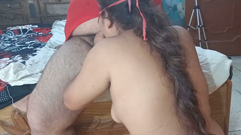 AnnielLo: In Corner Blowjob to Her Boyfriend in the Hotel Hallway