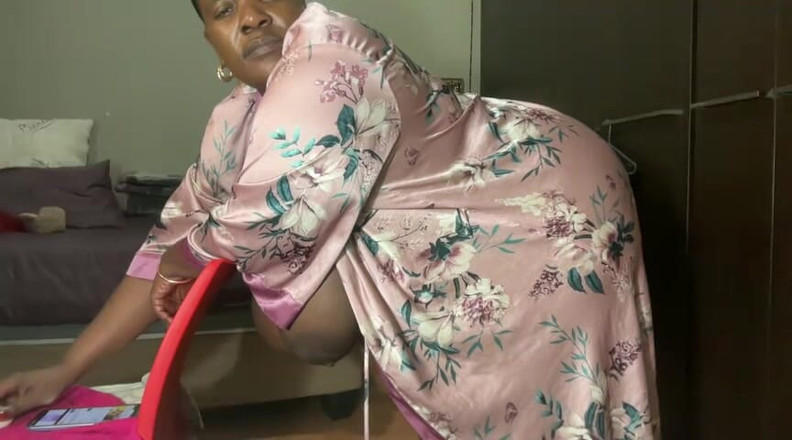 Legendary Booty Overdose: 胖美女巨人拍打多汁的屁股和呻吟恋物癖