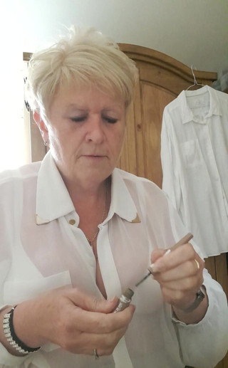 Uk Joolz: Maintenant je suis habillée, faisons le tri des cheveux