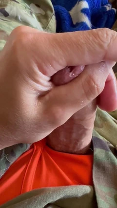 穿着制服的陆军实干者 - 射液汇编！