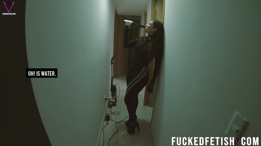 Free Desperate Pee During Scene Recording (Fucked fetish)