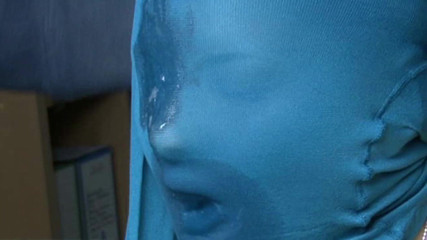 Nylon Xtreme: Blaue strumpfhosenmaske bläst 2