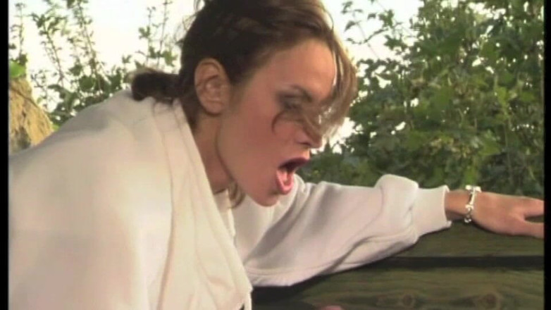 Inhonorof porn: Lencería fina y una gran polla en el culo