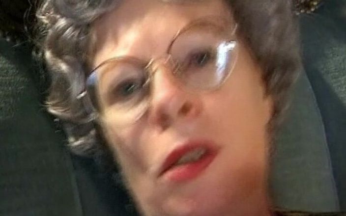 German amateur couples: This German Granny Got Her Face Covered with Cum