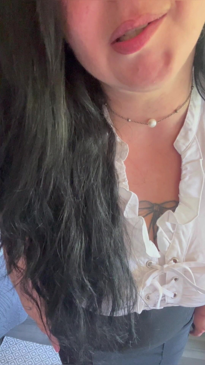 Maitresse Clara: Sniff My Thongs