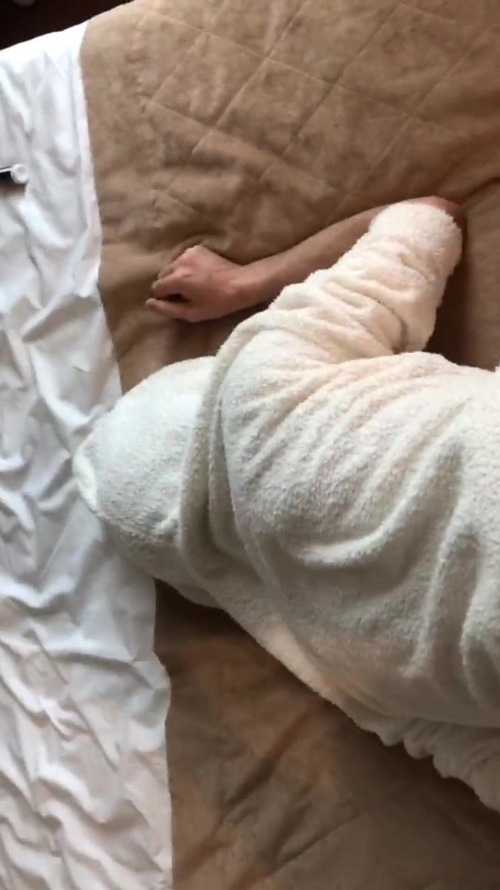 ViliSari: 남편 옆에서 후배위 스타일을 참는 걸 좋아하는 방법