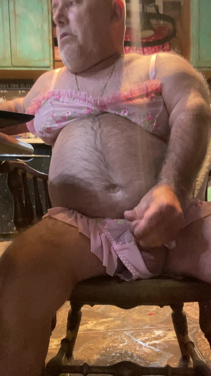 Mark Fletcher: Bra N 팬티를 입는 것에 대해 뭔가 나를 너무 흥분하게 만든다..