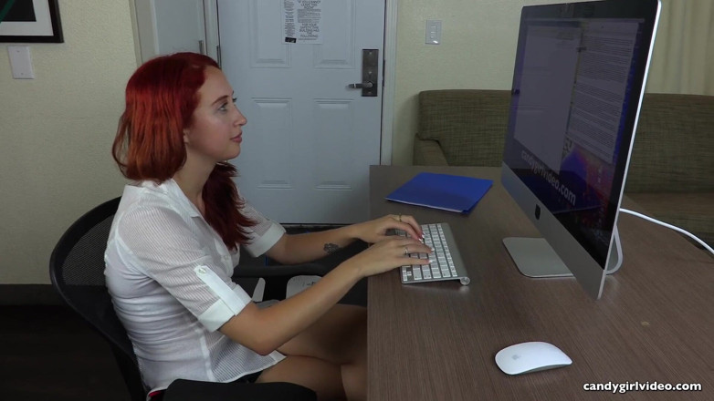 CandyGirl Video: Luna Lain sexy secretary