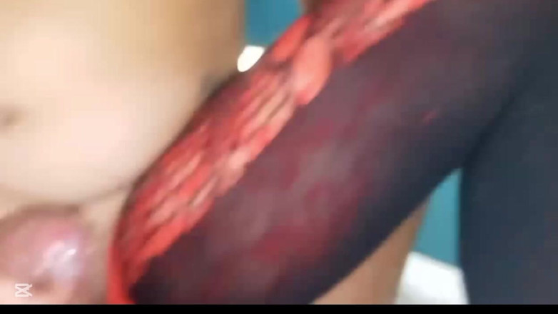Ladyboy69: Stříkám, když mi strkají ptáka do zadku