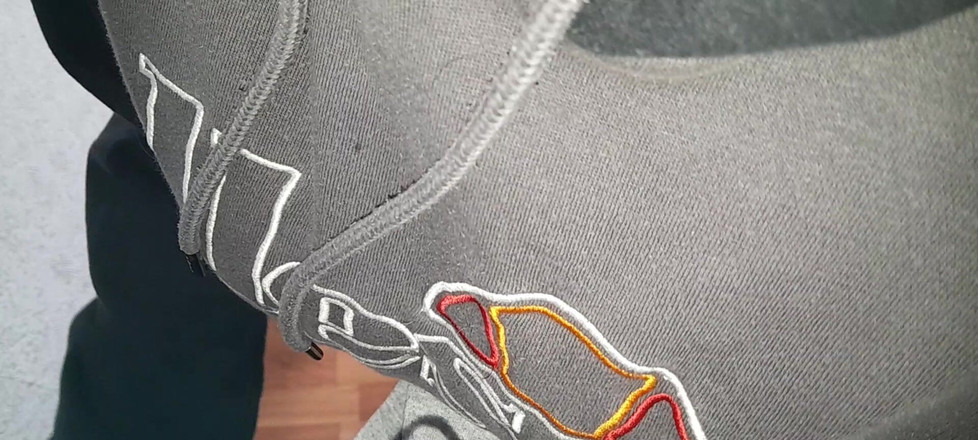 Lesbian-illusion: Dvě přítelkyně mi vřele poděkovaly za rychlé dodání zboží - lesbická...