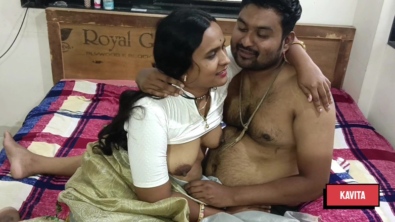 Kavita _zawazawi: Desi Indian Couple Passionate Horney Close up Fuck in Saree,...