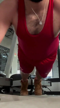 Flexare și întindere la sala de sport
