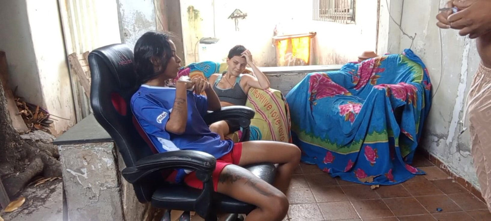 LeoOgro: Botando No Cu Da Jasmine Santanna Enquanto Sua Prima Sapatinha...