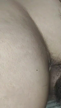 Jeu anal étroit et creampie profond par derrière