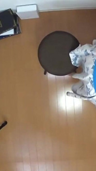 Donna sposata che si posa come modella nuda per ricevere soldi extra - 1