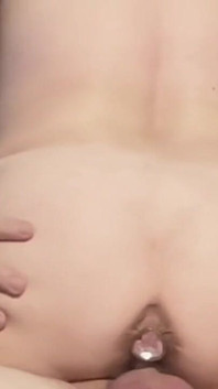 Bude dělat Tonights video v mém kostýmu špinavá služka samozřejmě udělal moje nehty včera v noci, tak jsem myslí na misionáře s vtipem