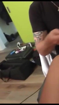 Lesbian blonde seksi menjilat pepek