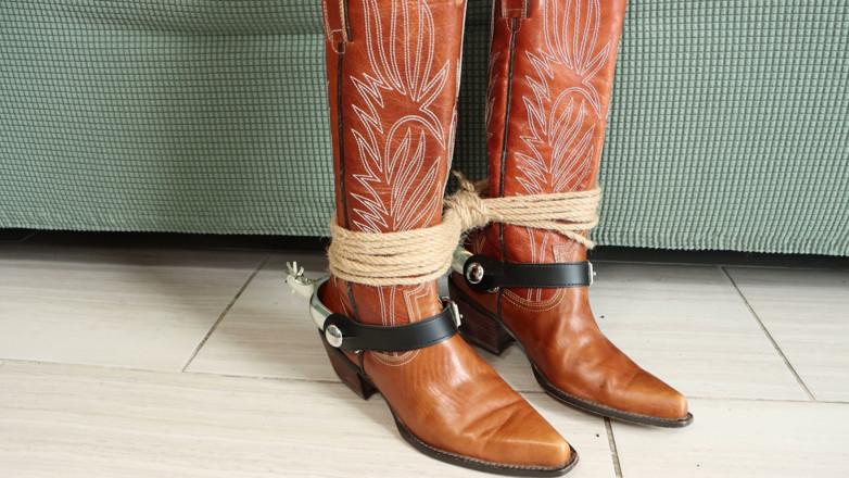 Collabz TV: Lassoed Cowgirl