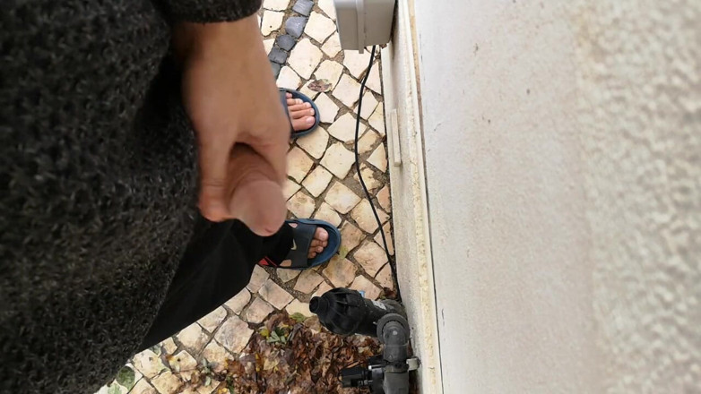 Rafael Torreano: Guy Filming Himself Wanking Outside From Eye View Perspective