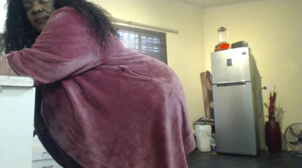 Legendary Booty Overdose: 黑人超级肥胖美女渴望干大黑