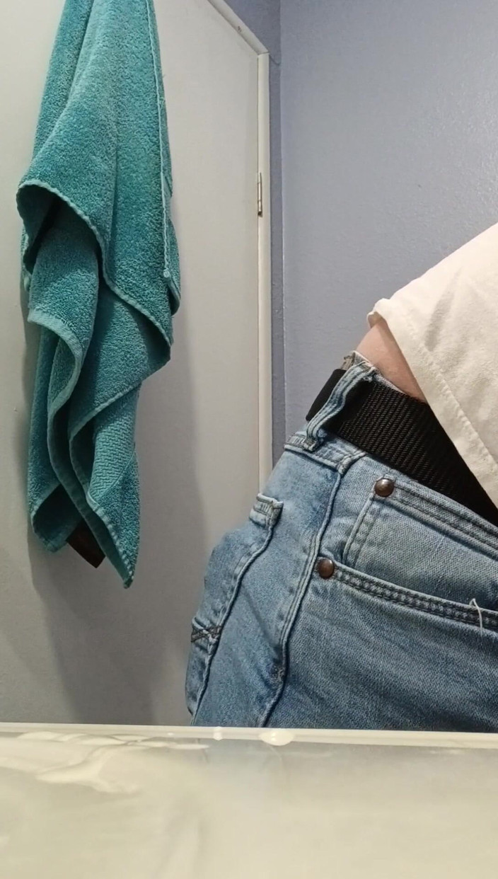 Themilkman618: Băieții albi folosește două mâini pentru a se masturba, ducând...