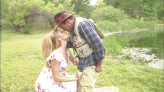 Outdoor Fucktivities: Il pescatore cattura il grosso premio MILF!