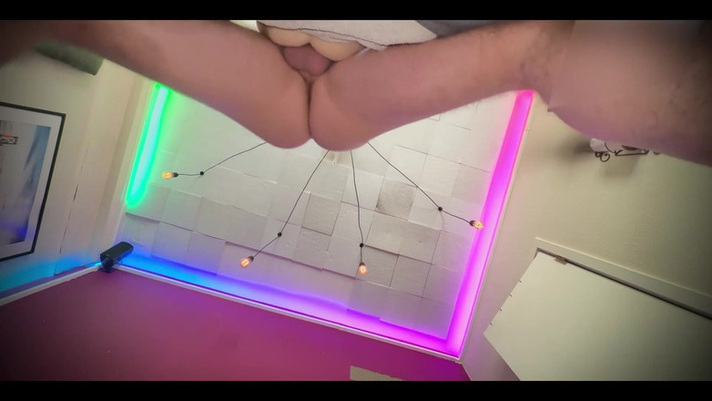 ScottyNaughty69: Papi folla mientras te acuestas debajo y mira hasta que...