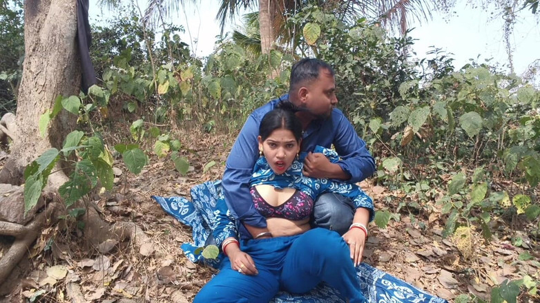Sona bhabhi: Video seks kampung India, awek India dengan buah dada besar...