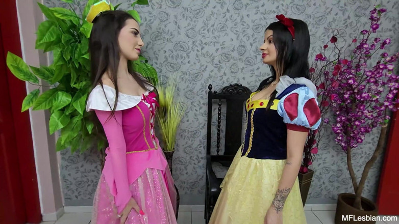 MF Lesbian: Fairy-tail Kissing