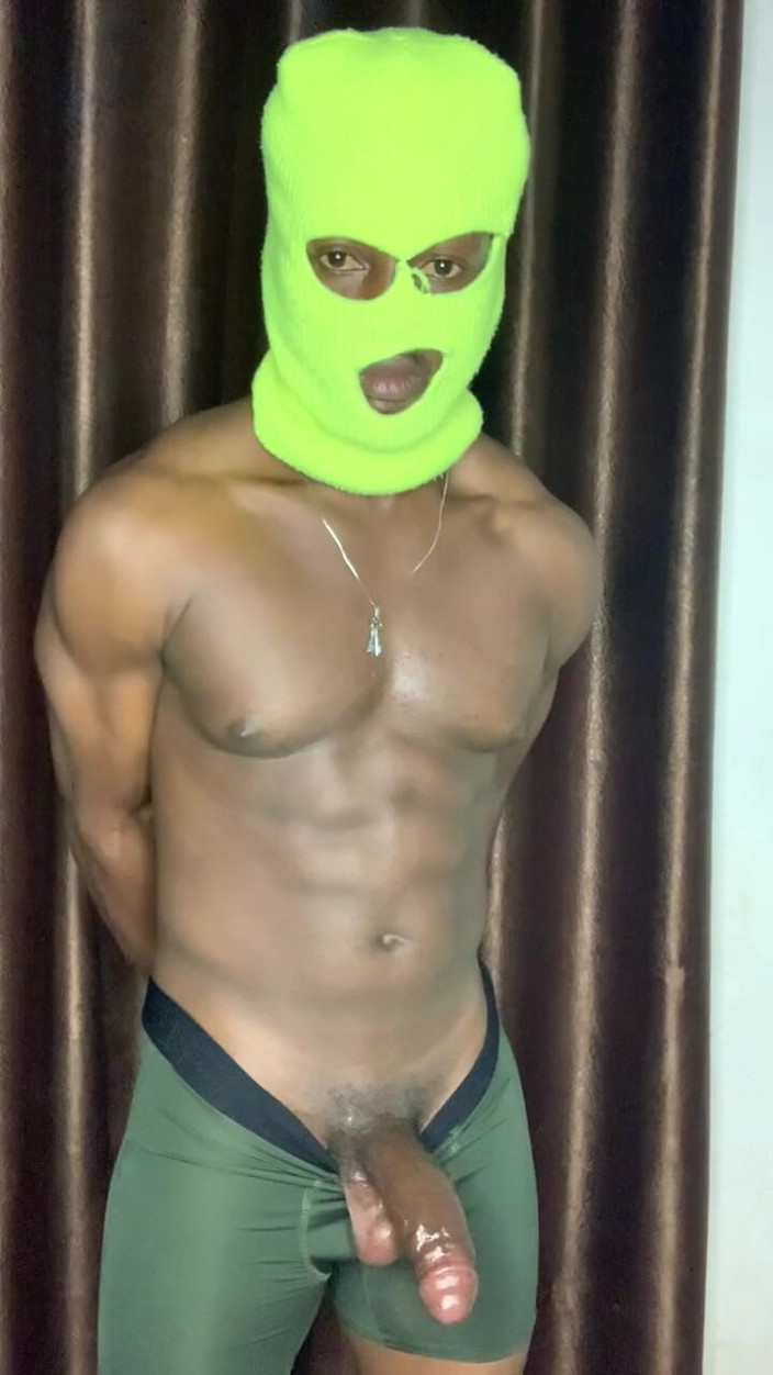 Enigmatic Buoy: Tesão Hunk Se Masturba De Manhã