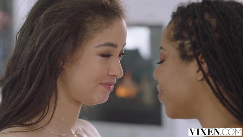 Vixen: Vixen святкування в коледжі в стилі Vixen