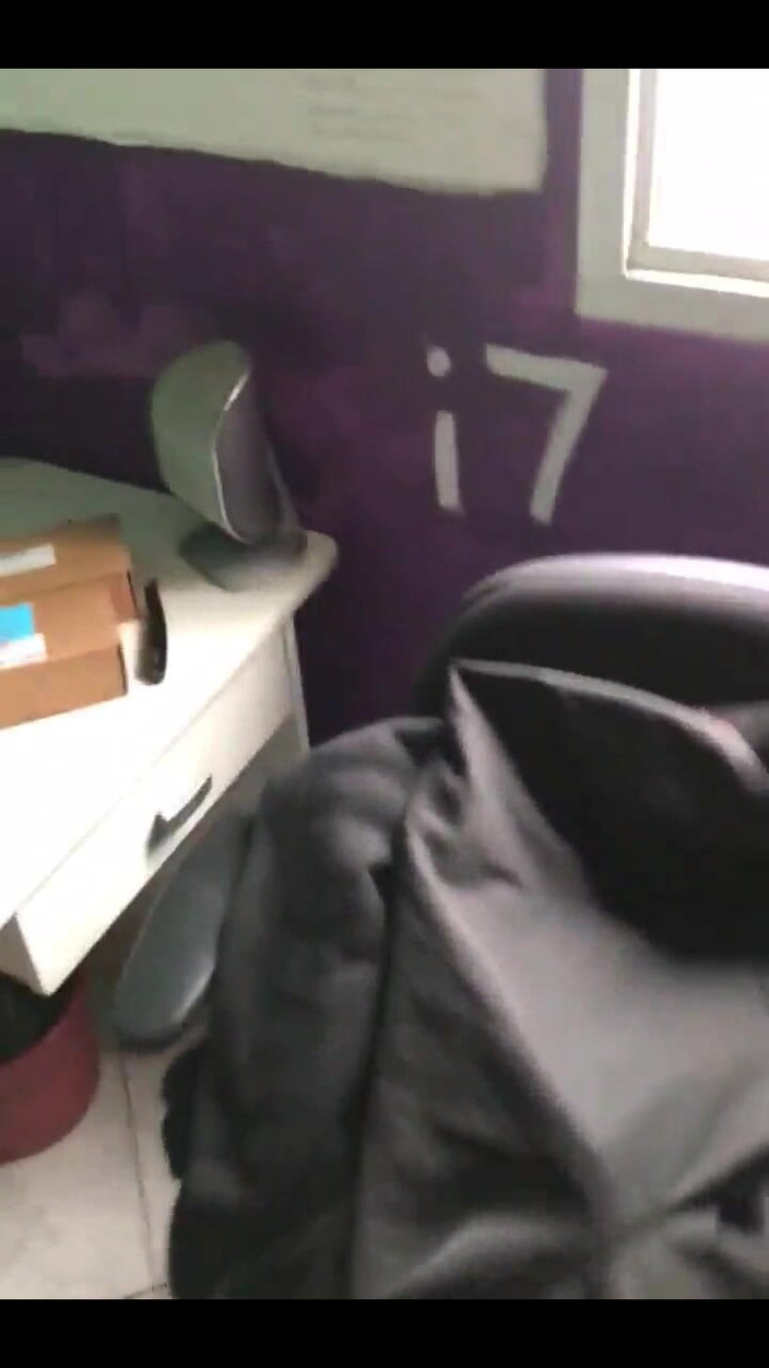 i7Bernard: Stříkání v zrcadle # 04