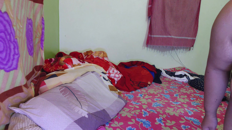 Hotty Mona: Hintli kız erkek arkadaşı tarafından sikiliyor her şey kaydedildi