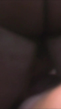 Fitness slut se veste como uma empregada em um gangbag com gozada interna de 3 buracos