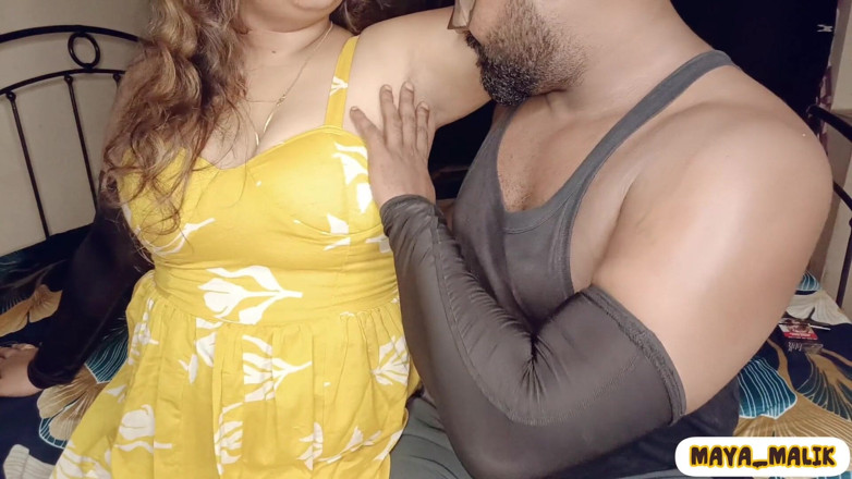 Maya-malik: 夫の事務所に行った義妹は夜に初めて義理の弟にキスをした。