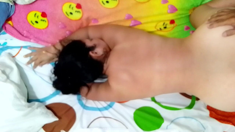 Valkyrie and Luigy Couple: 熱いアナルの小さな穴を突く