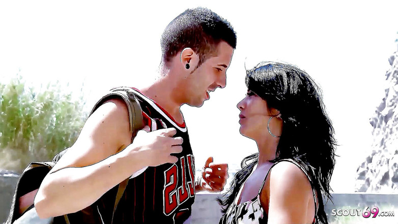 Full porn collection: Sexy latina tiener Yazmina Volcan wordt geneukt door vriend tijdens...