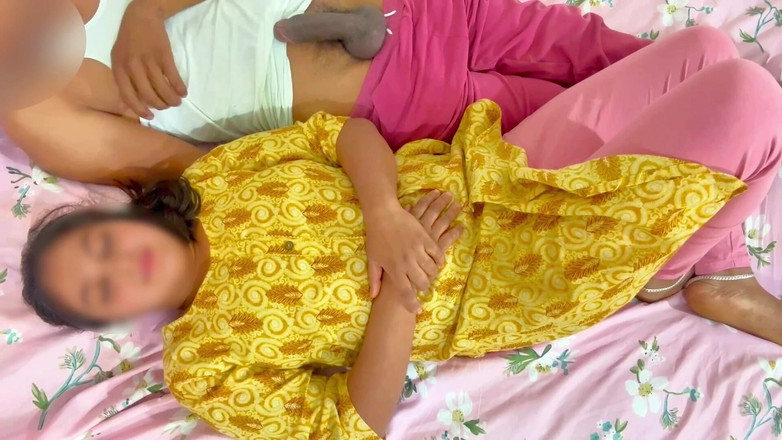 Fuckkkker: Sexy nejrozezřenější nevlastní sestra ošukaná jejím nevlastním bratrem, když odpočívá...